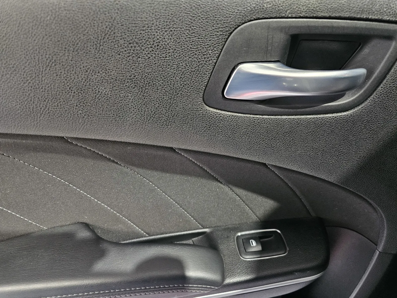 Dodge Charger photo 11