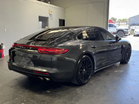 More photos of 2019 Porsche Panamera 4 E-Hybrid at Premium Autos - Norco, CA