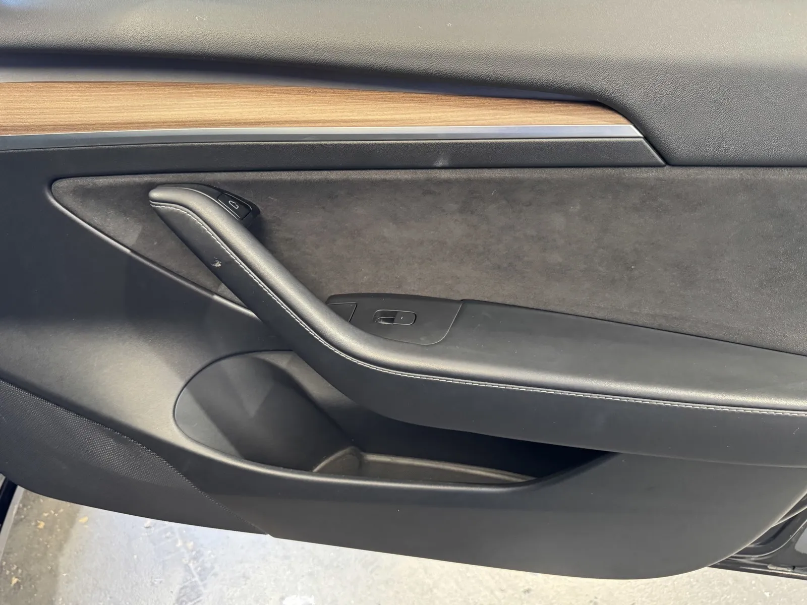 Tesla Model 3 photo 7