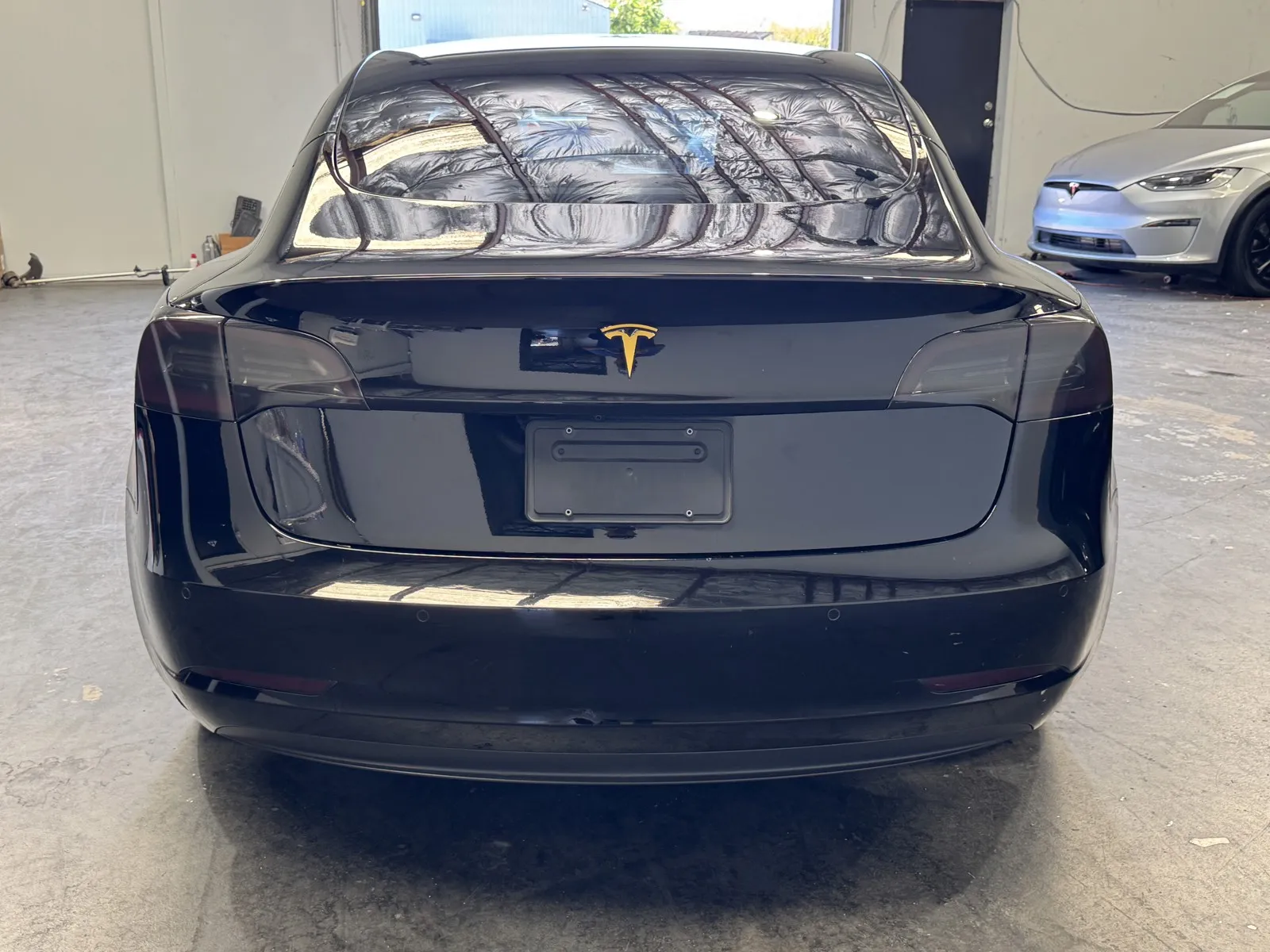 Tesla Model 3 photo 3