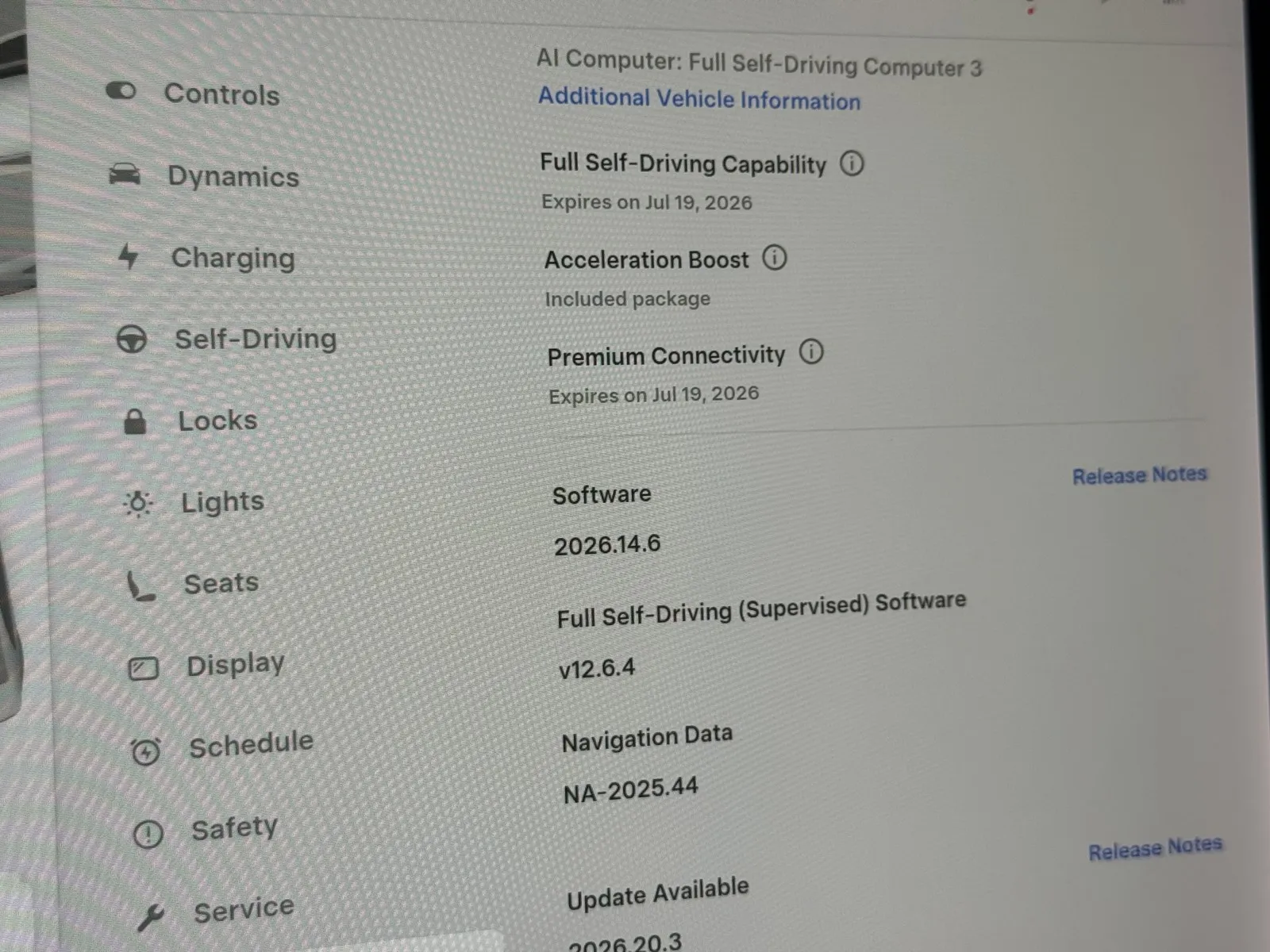 Tesla Model 3 photo 17
