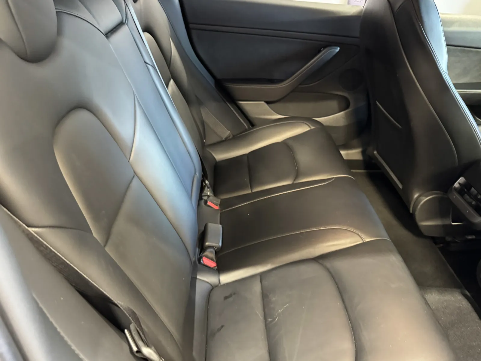Tesla Model 3 photo 8