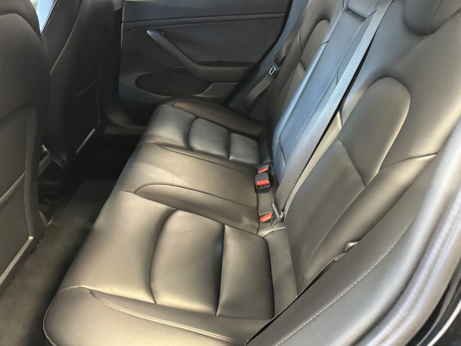 Tesla Model 3 photo 11
