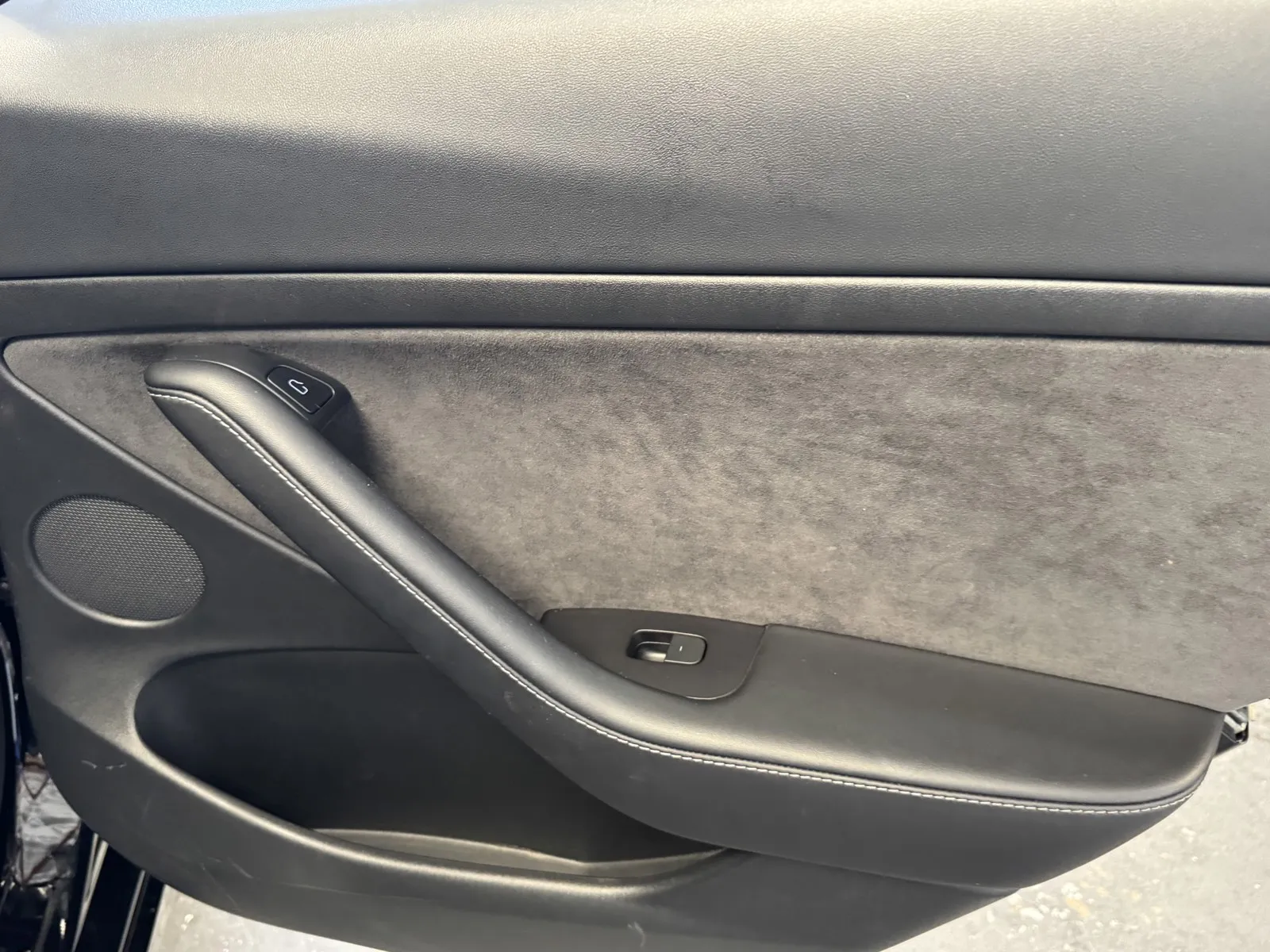 Tesla Model 3 photo 9