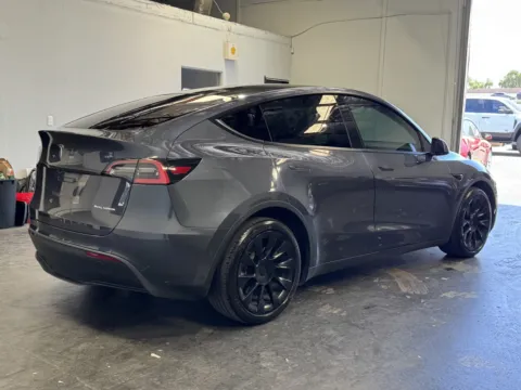 More photos of 2021 Tesla Model Y Long Range at Premium Autos - Norco, CA