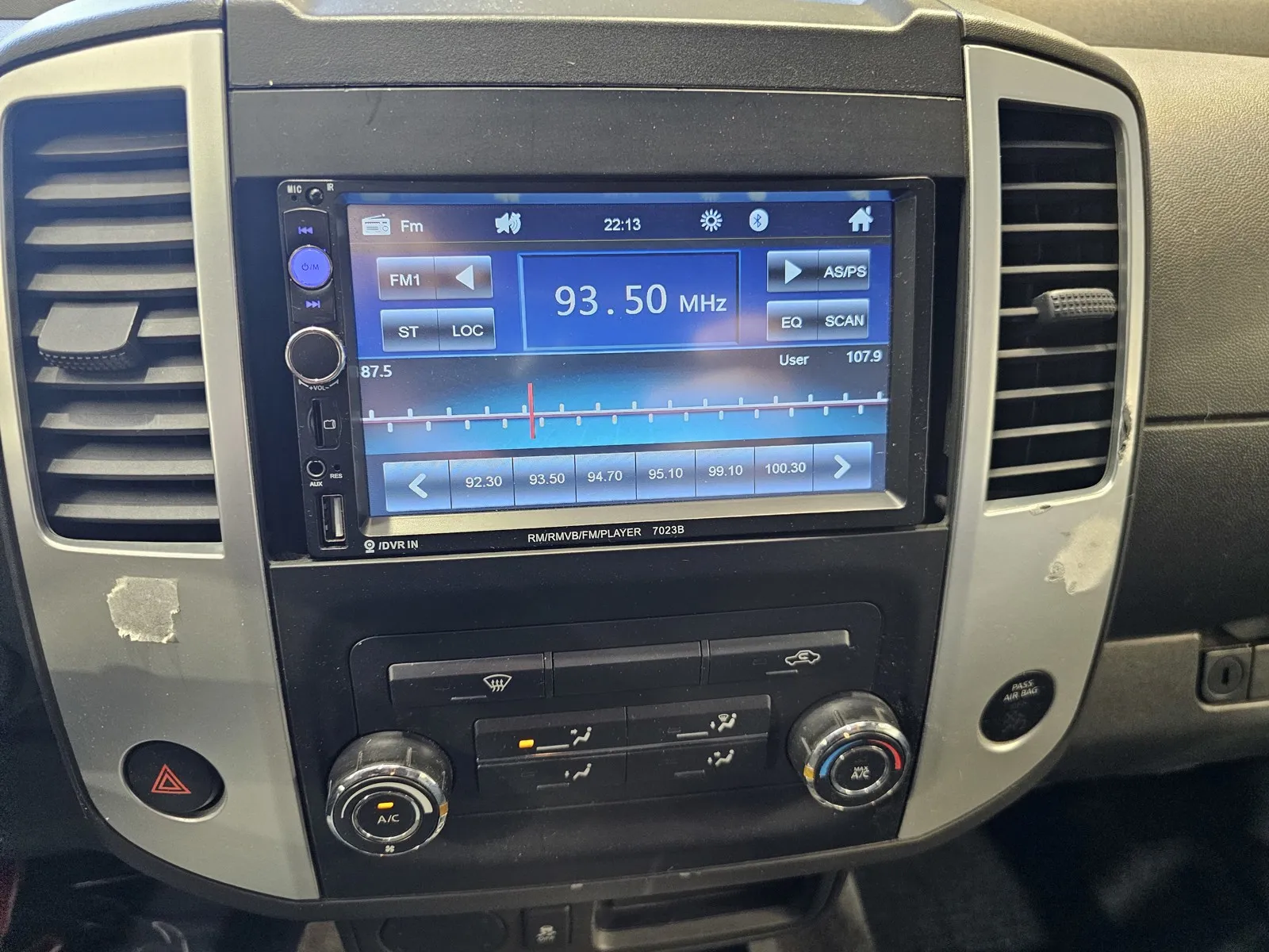 Nissan Frontier photo 15