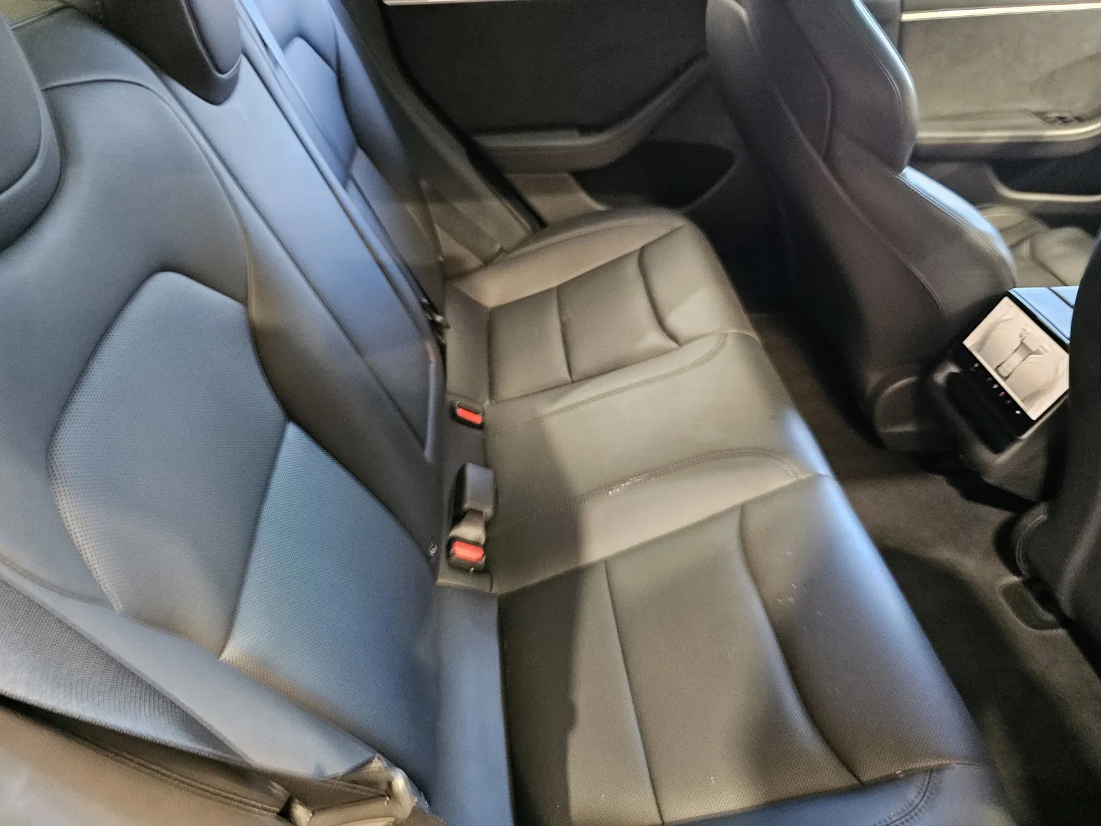 Tesla Model 3 photo 9