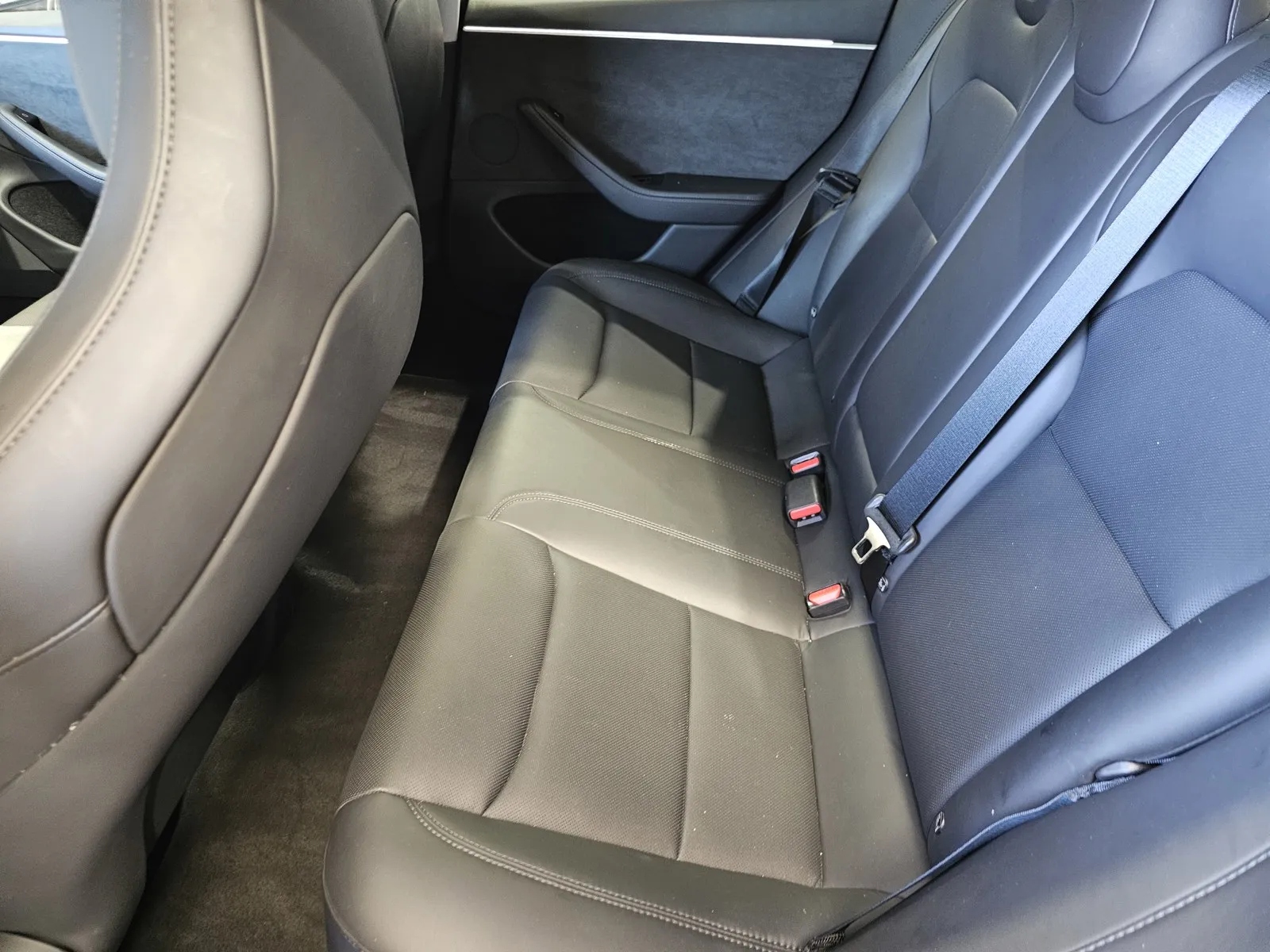 Tesla Model 3 photo 12