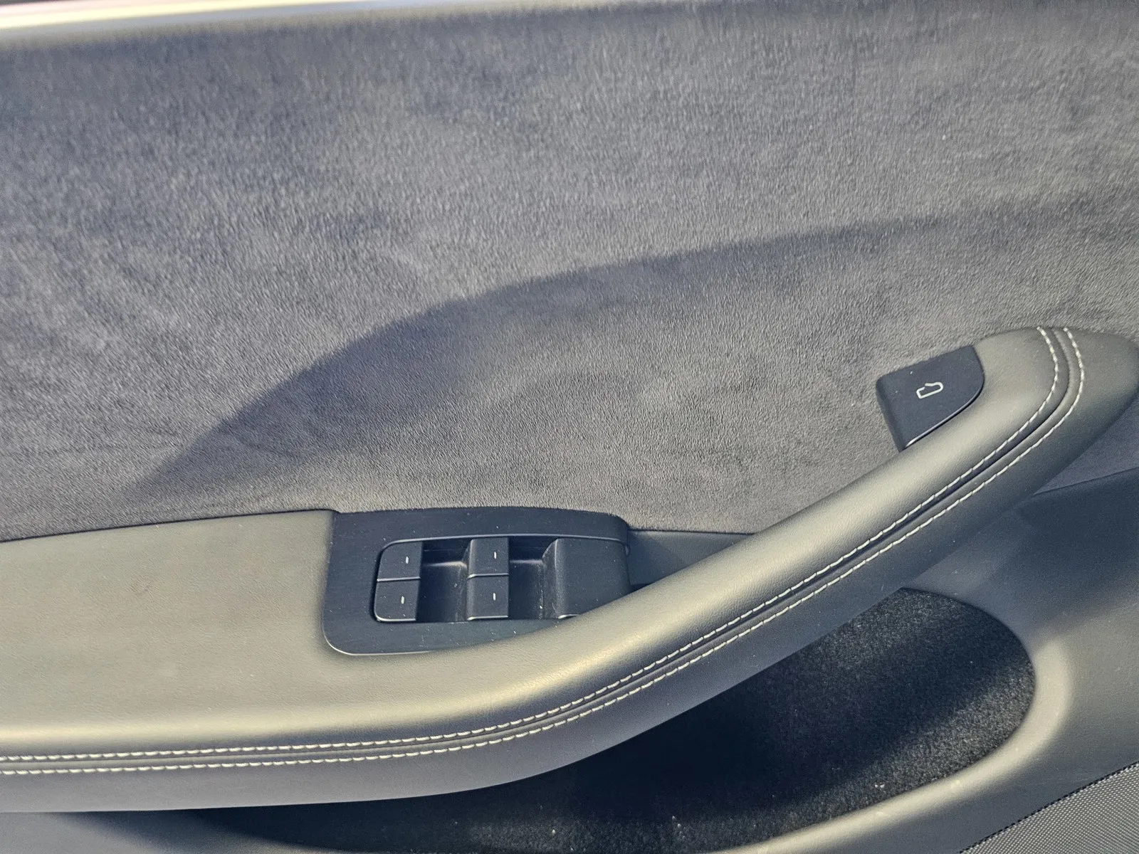 Tesla Model 3 photo 13