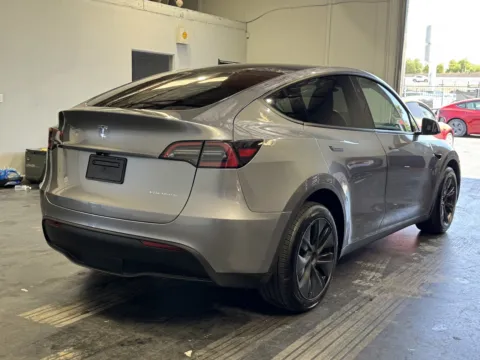 More photos of 2025 Tesla Model Y Long Range at Premium Autos - Norco, CA