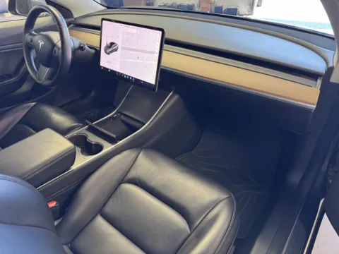 More photos of 2019 Tesla Model 3 Standard Range Plus at Premium Autos - Norco, CA