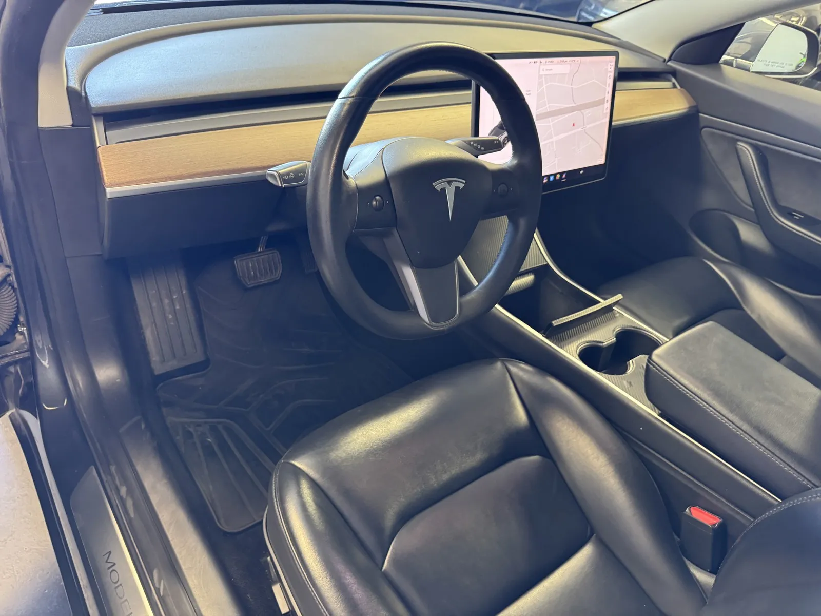 Tesla Model 3 photo 11