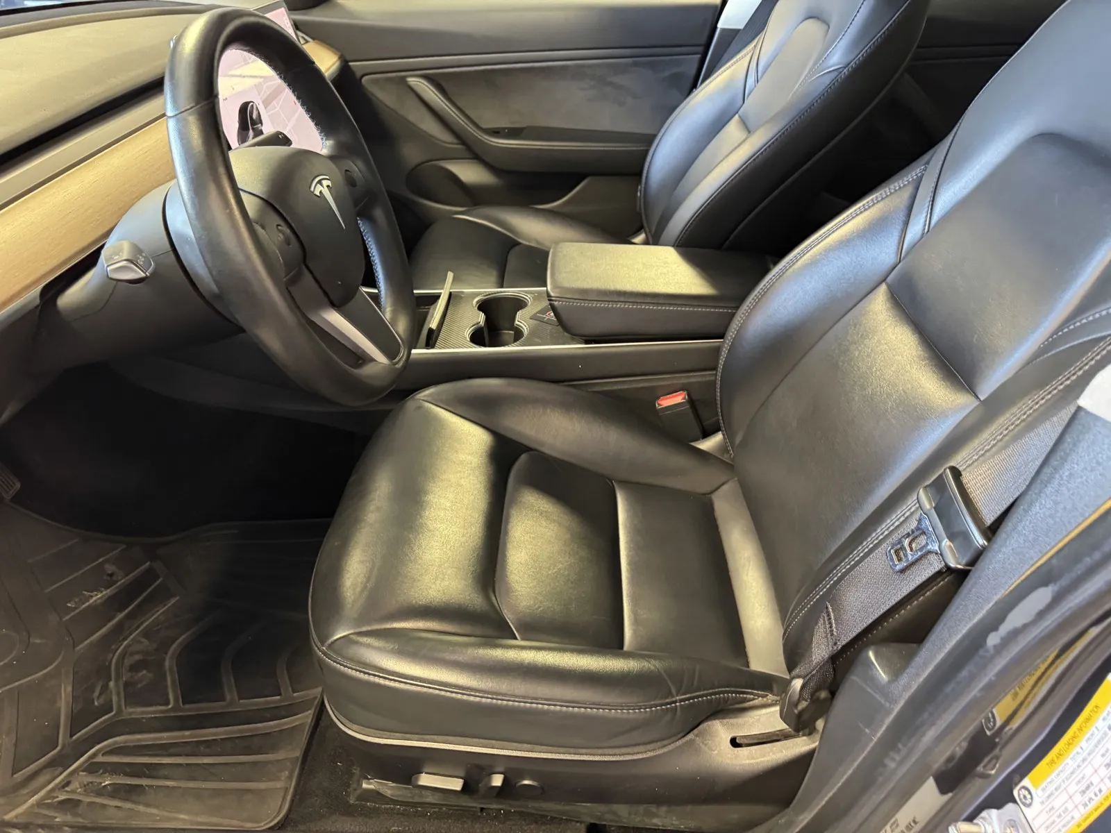 Tesla Model 3 photo 12