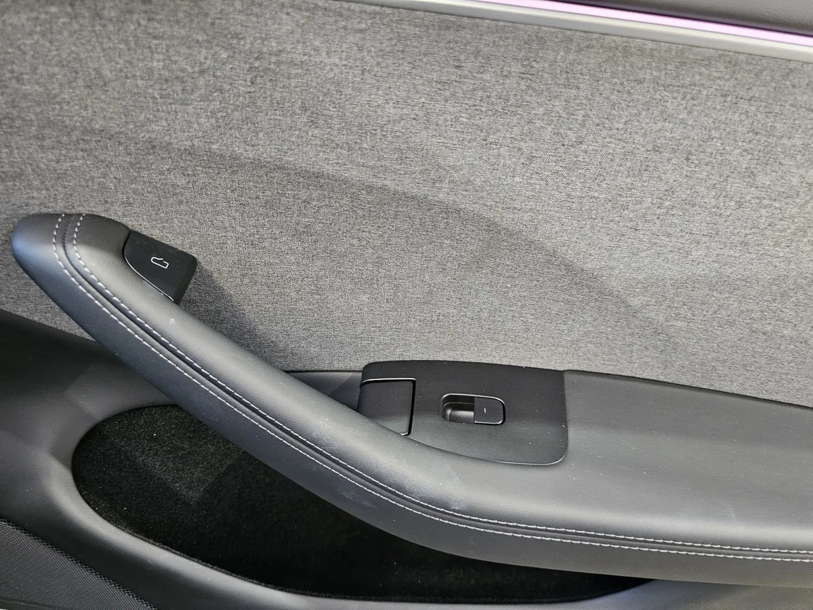 Tesla Model 3 photo 6
