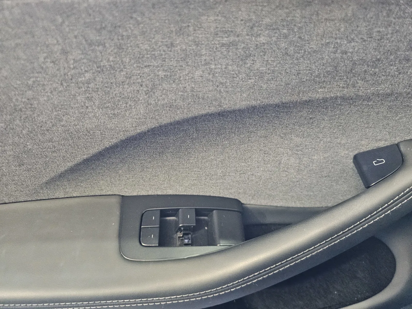 Tesla Model 3 photo 13