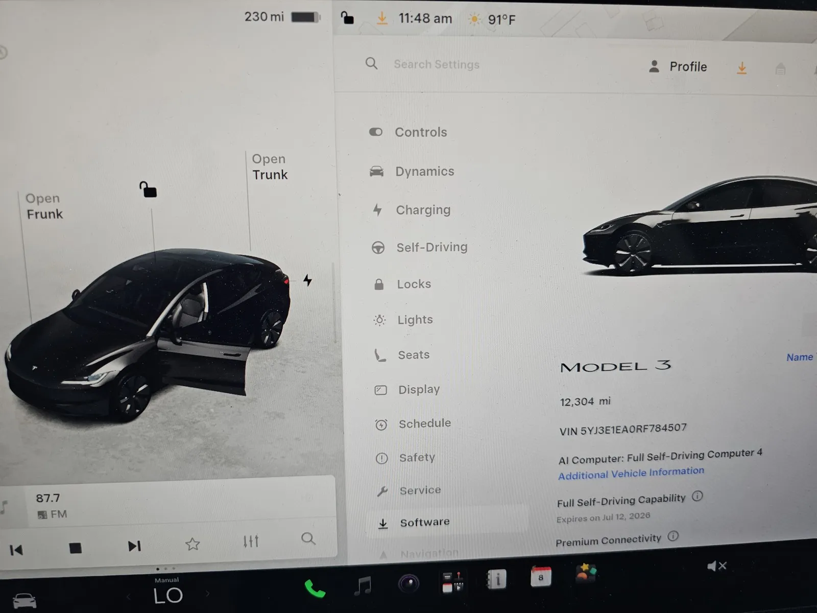 Tesla Model 3 photo 17