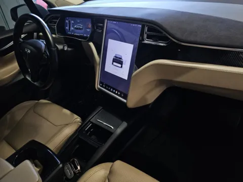 More photos of 2016 Tesla Model X 90D at Premium Autos - Norco, CA