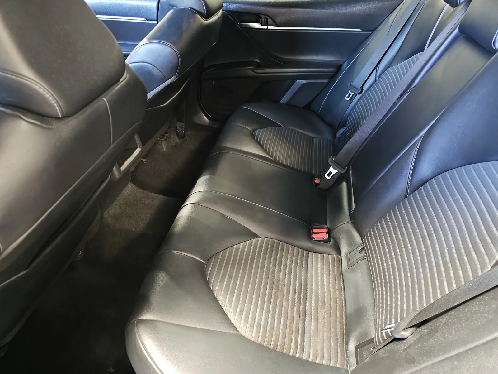Toyota Camry photo 12