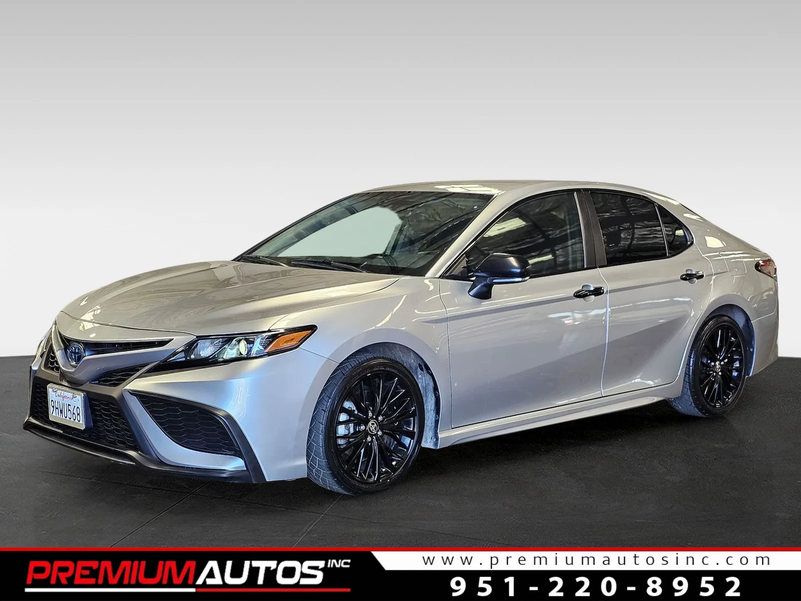 Silver 2022 Toyota Camry Hybrid for sale in Norco, CA