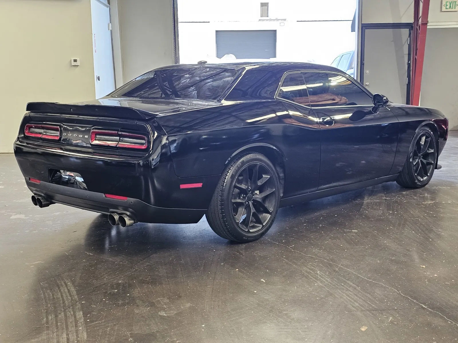 Dodge Challenger photo 4