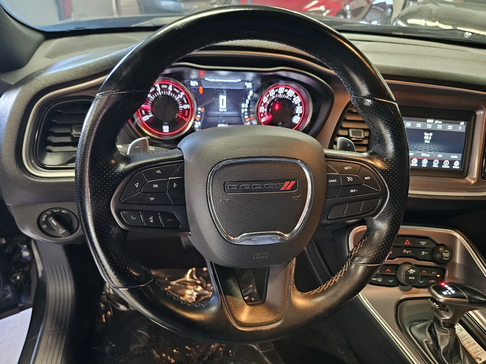 Dodge Challenger photo 11