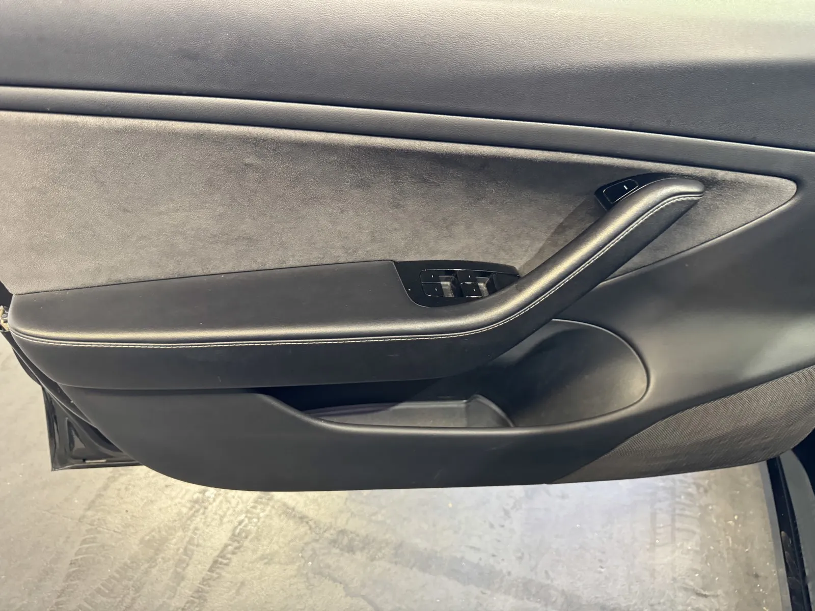 Tesla Model 3 photo 13