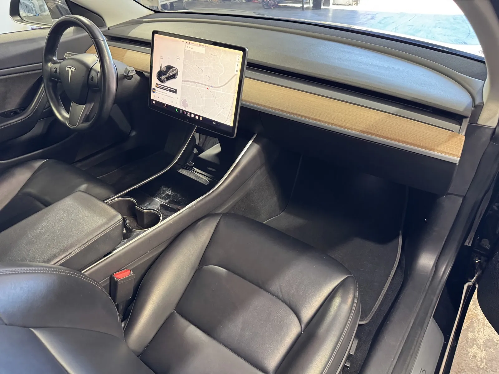 Tesla Model 3 photo 5