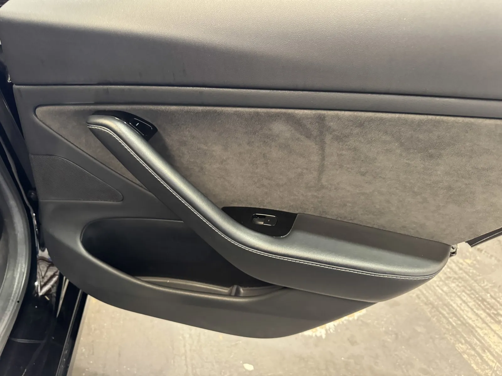 Tesla Model 3 photo 9