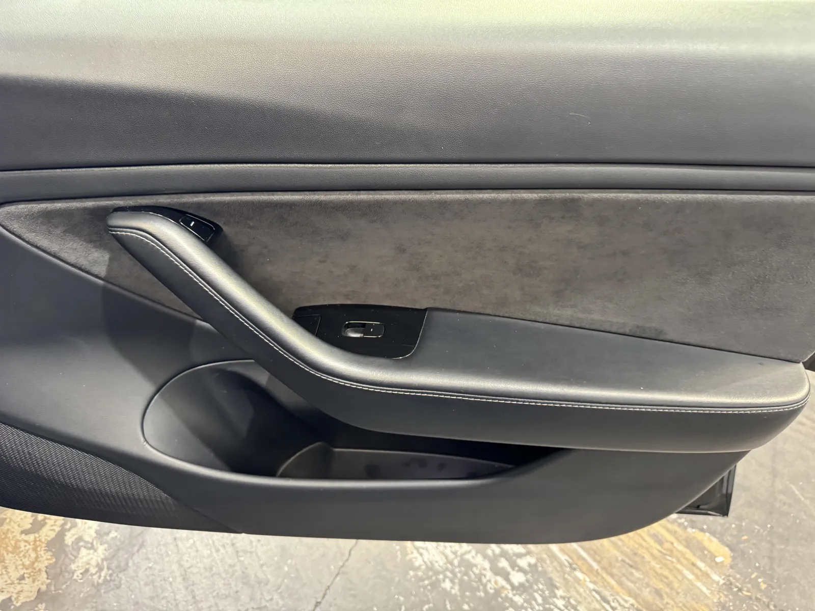 Tesla Model 3 photo 7