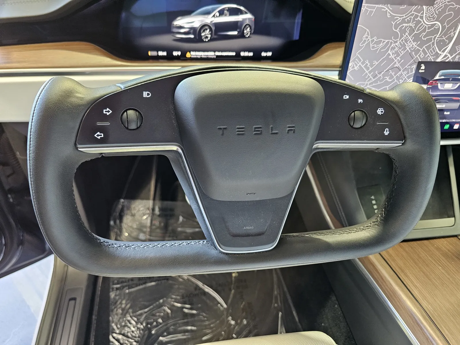 Tesla Model X photo 13