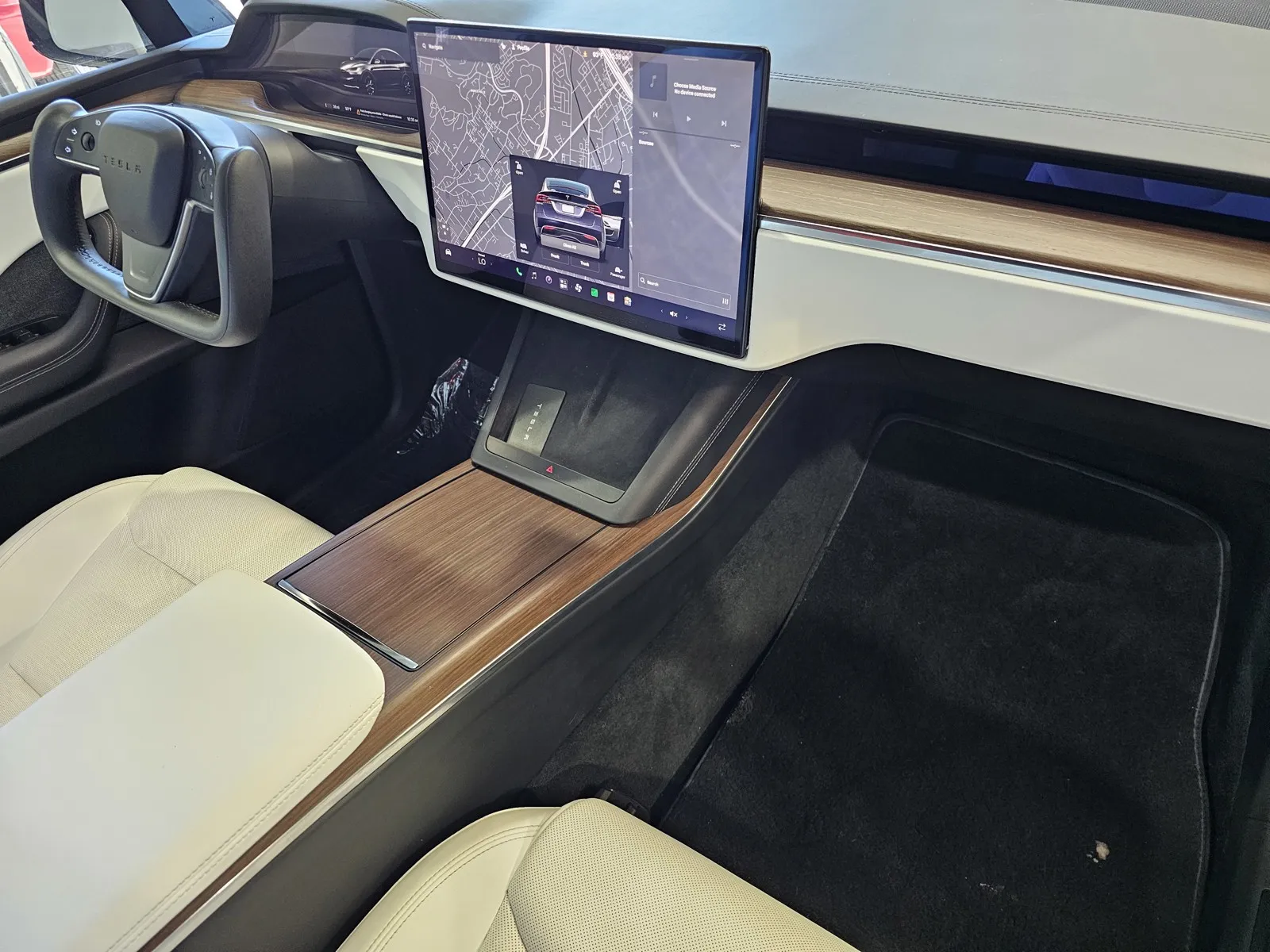 Tesla Model X photo 5