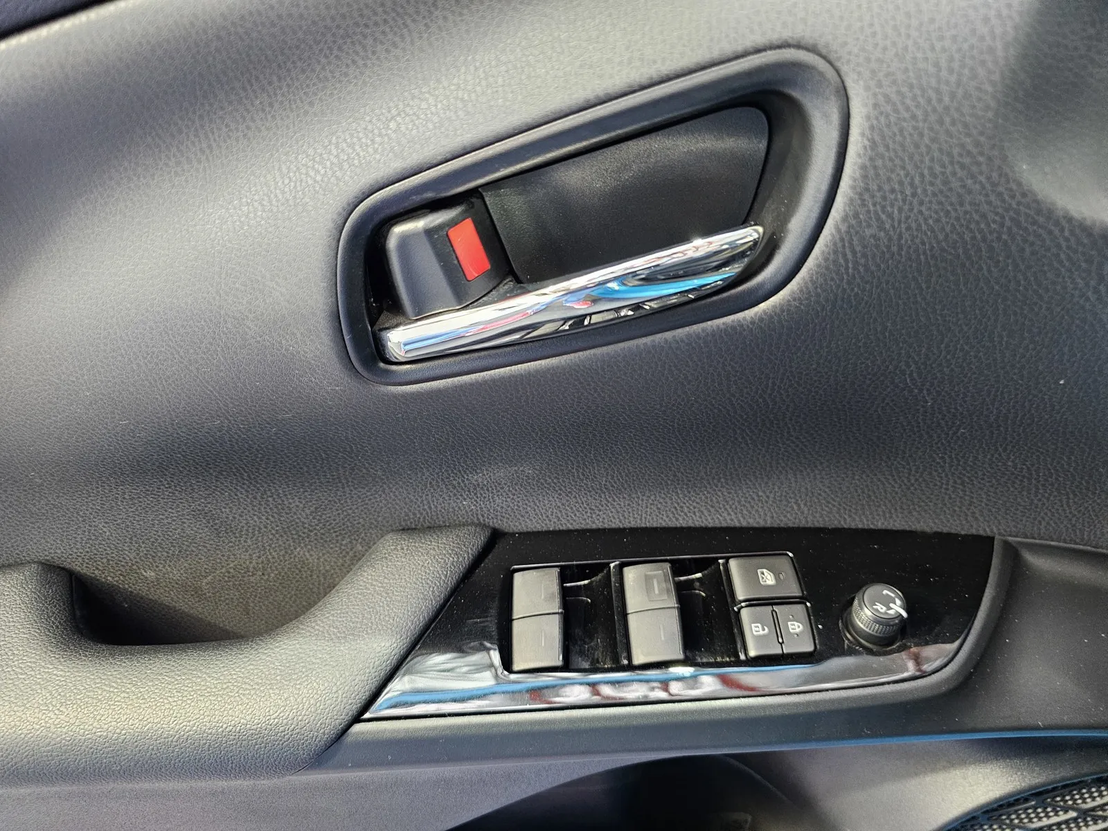 Toyota Prius photo 13