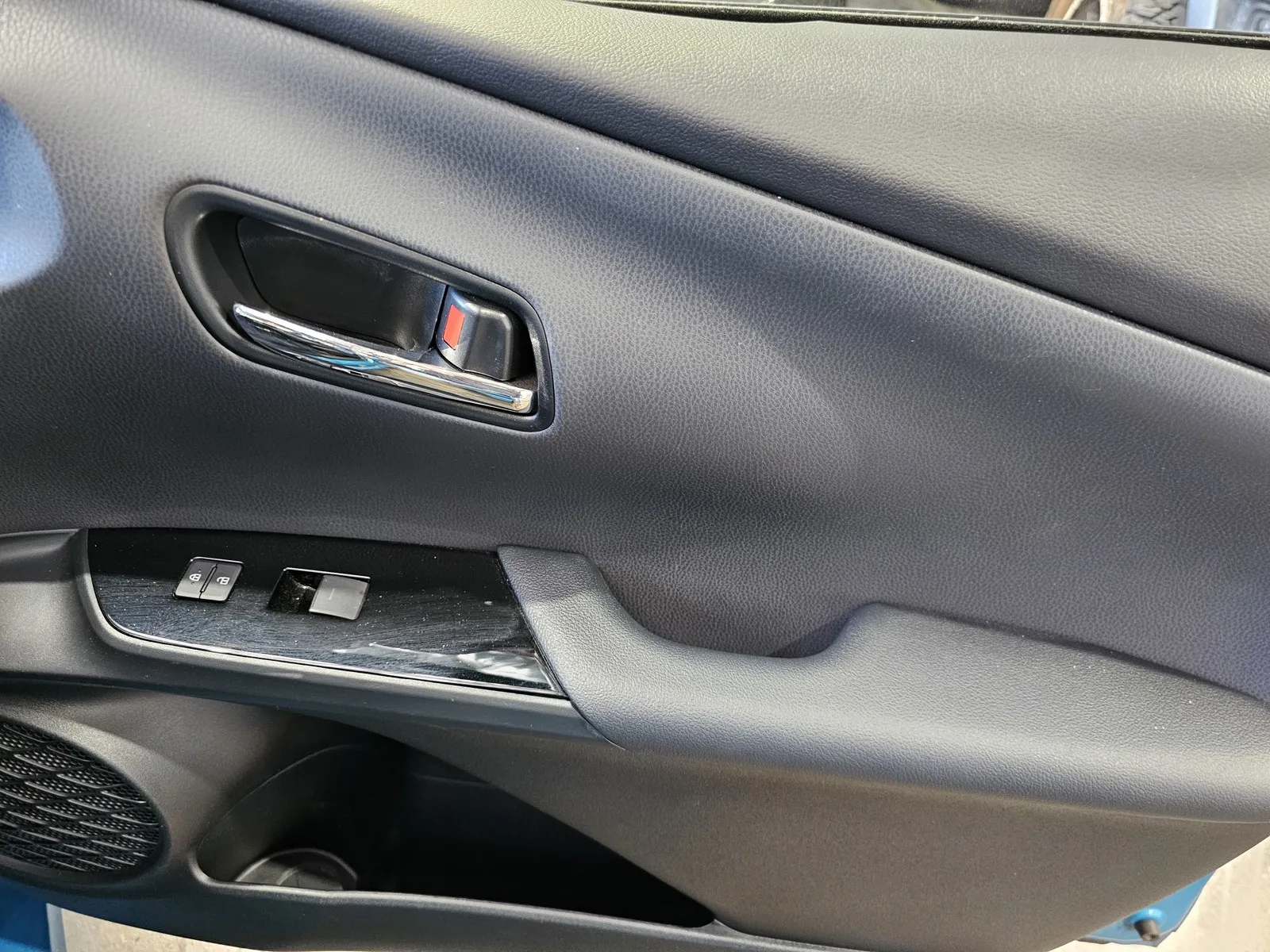 Toyota Prius photo 6