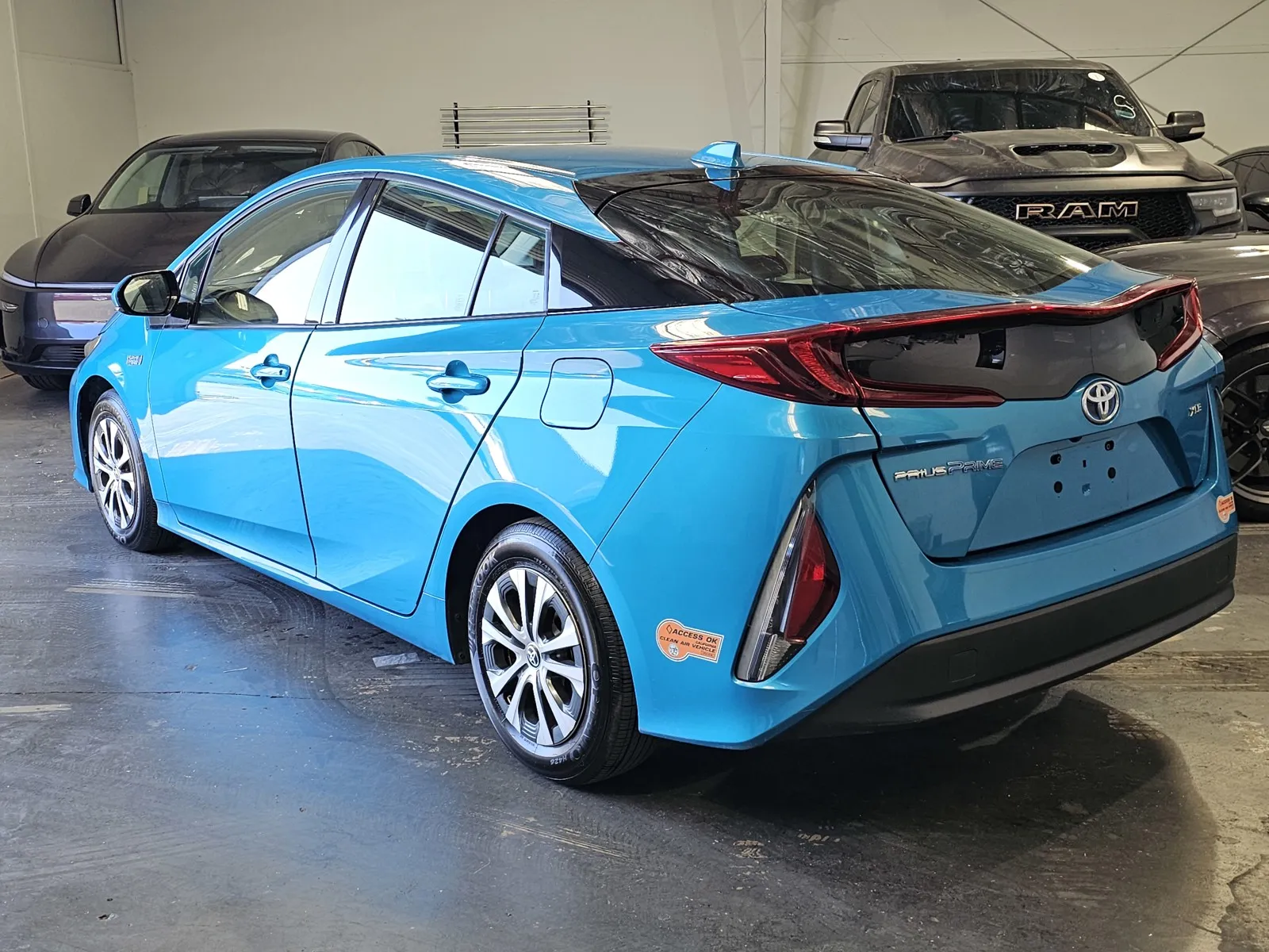 Toyota Prius photo 2