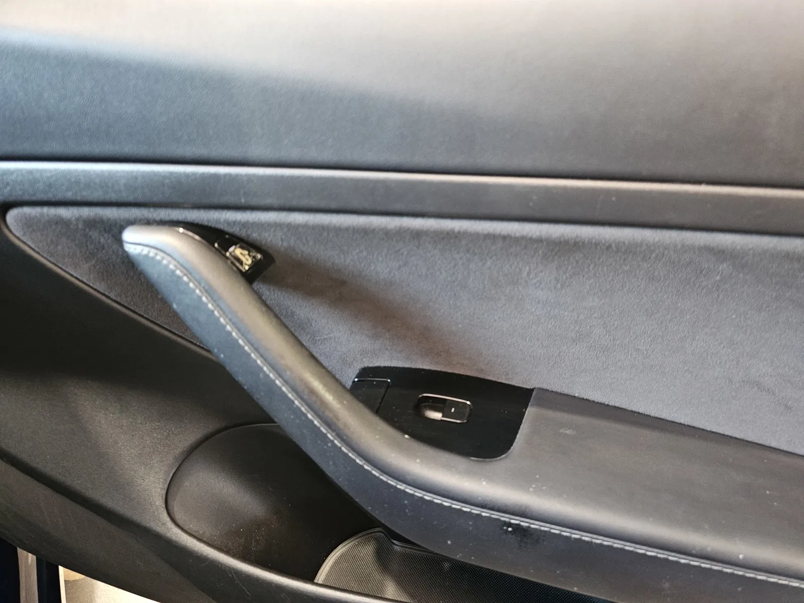 Tesla Model 3 photo 6