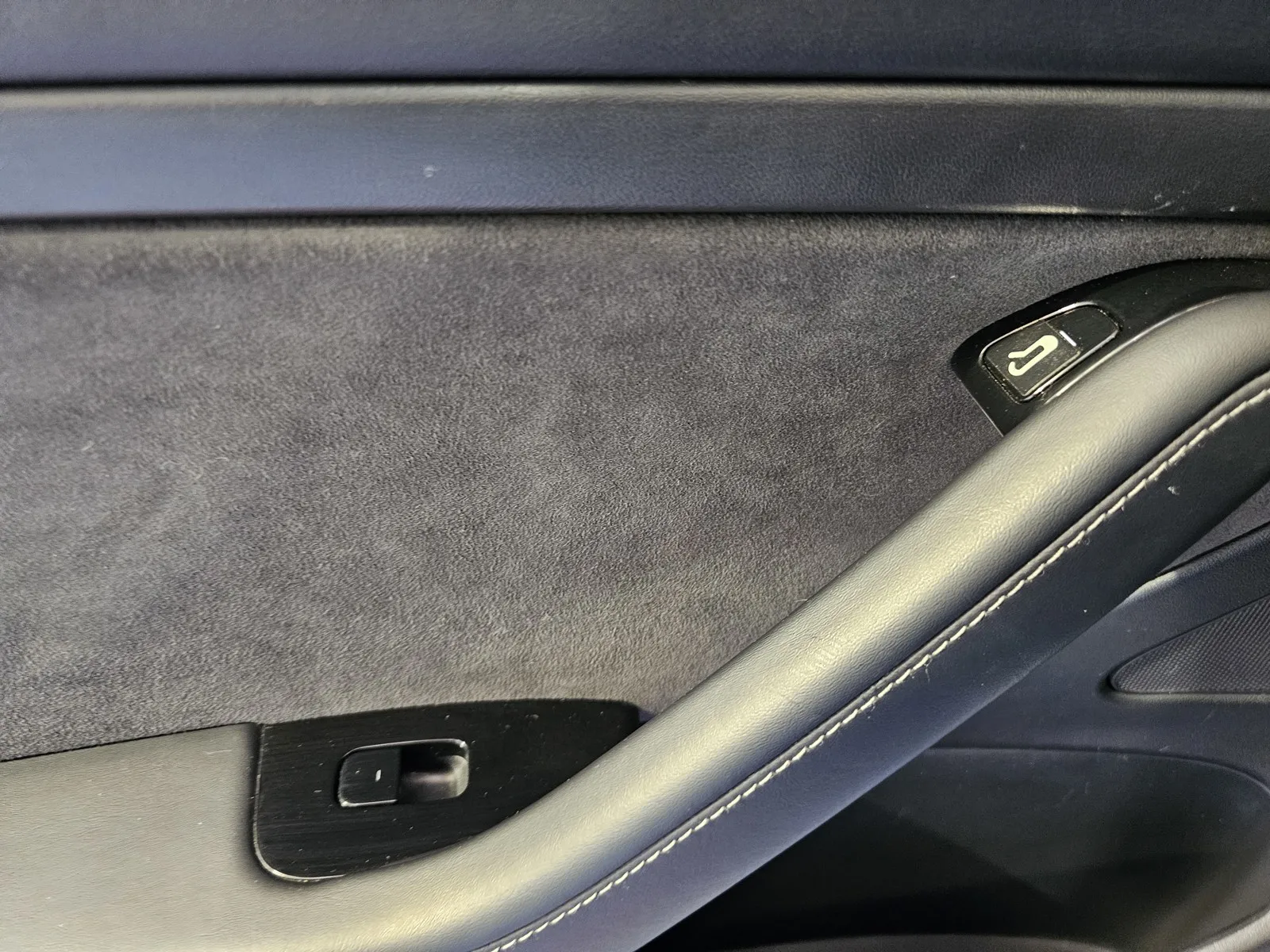 Tesla Model 3 photo 11