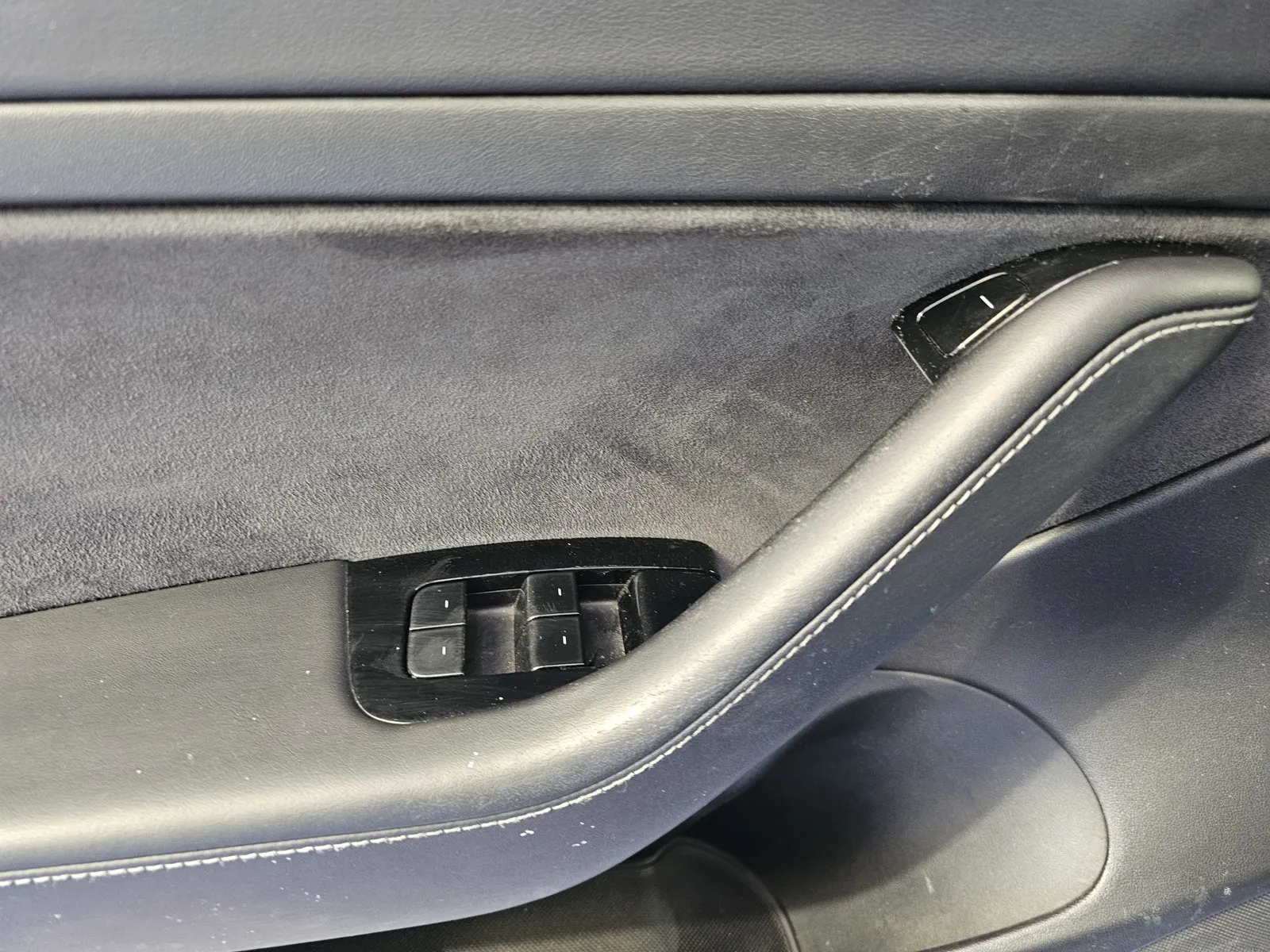 Tesla Model 3 photo 13