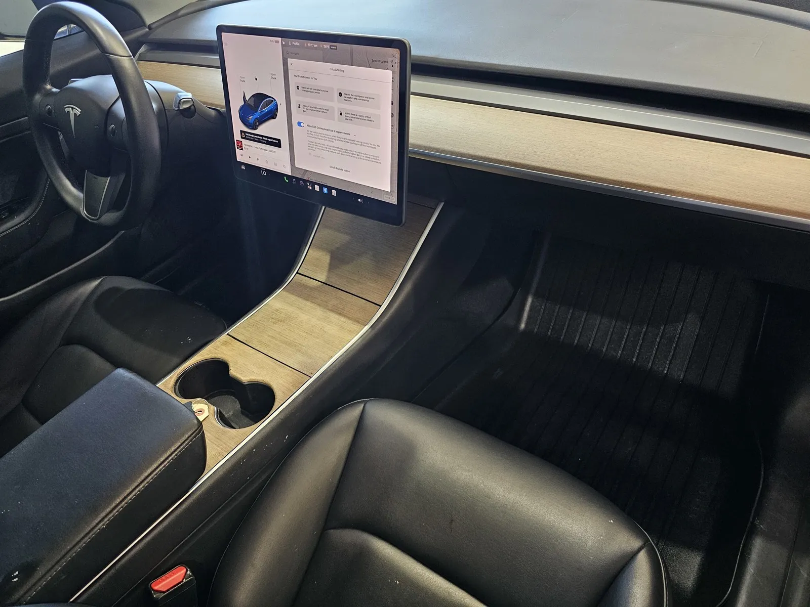 Tesla Model 3 photo 5