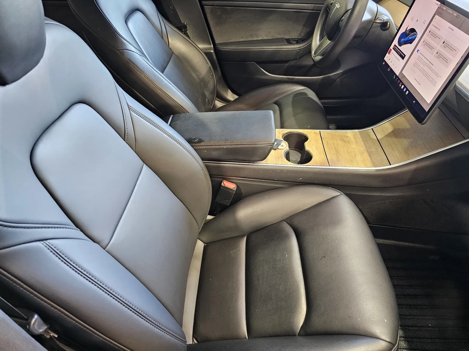 Tesla Model 3 photo 7