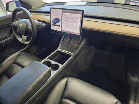 More photos of 2022 Tesla Model Y Long Range at Premium Autos - Norco, CA