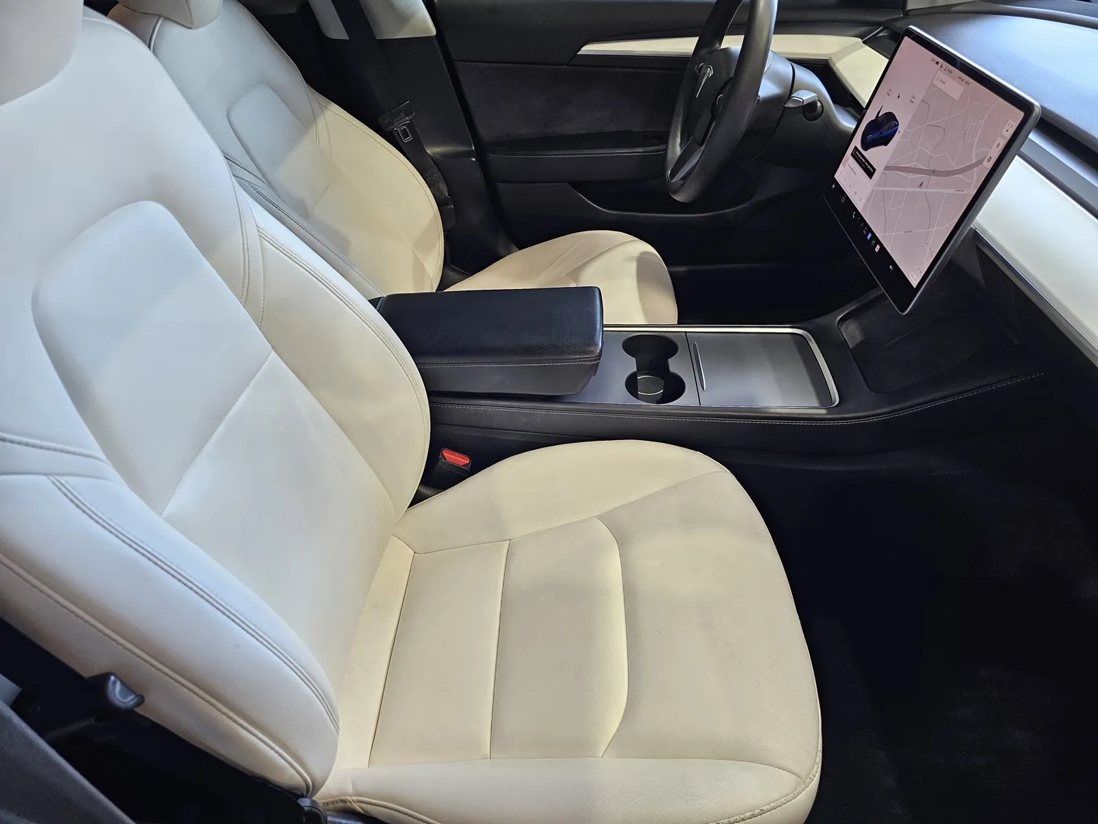 Tesla Model 3 photo 7