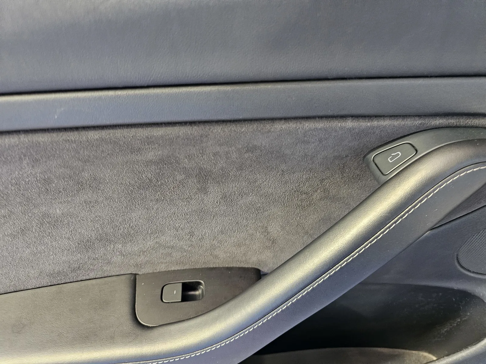 Tesla Model 3 photo 11