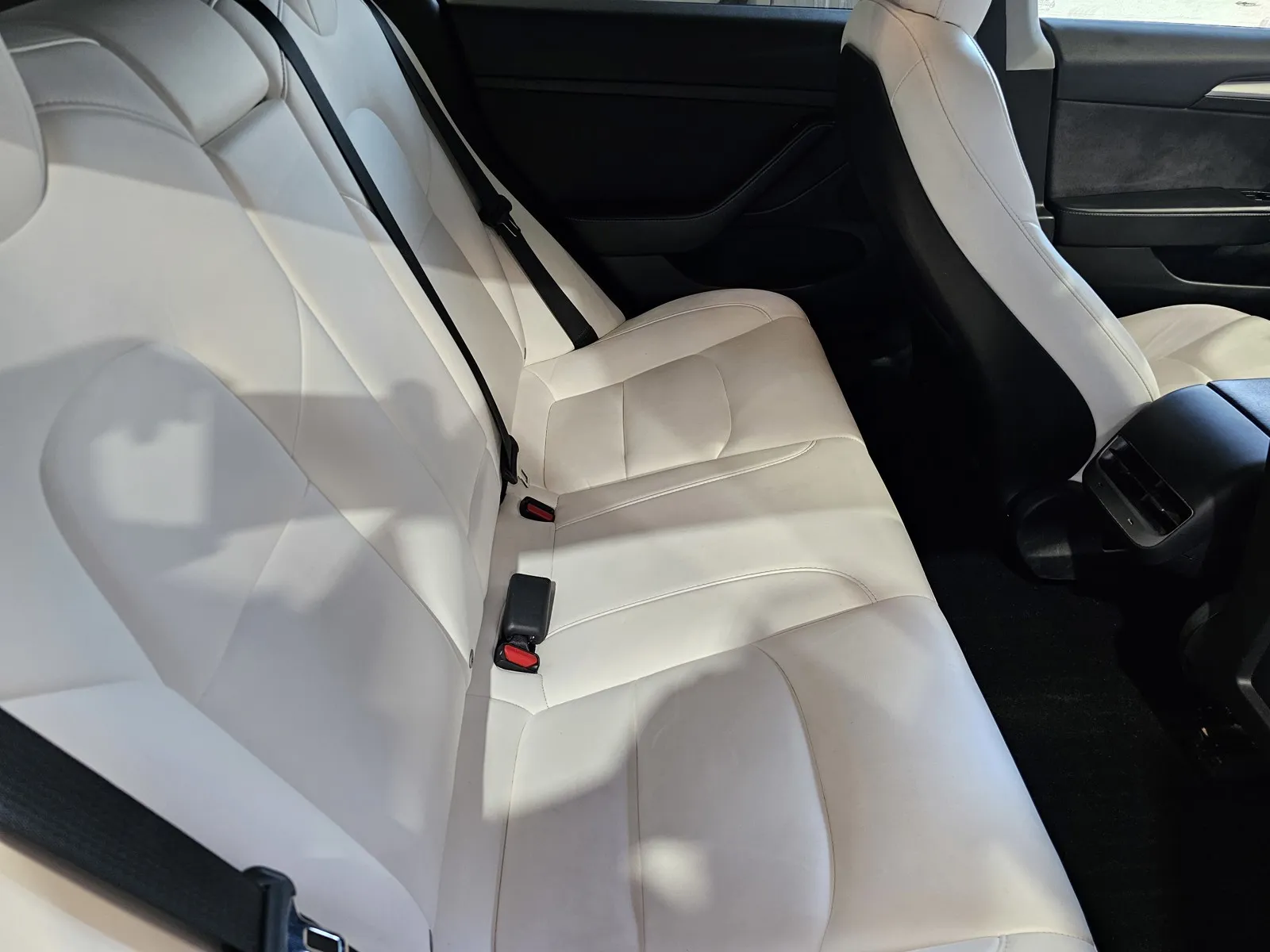 Tesla Model 3 photo 9