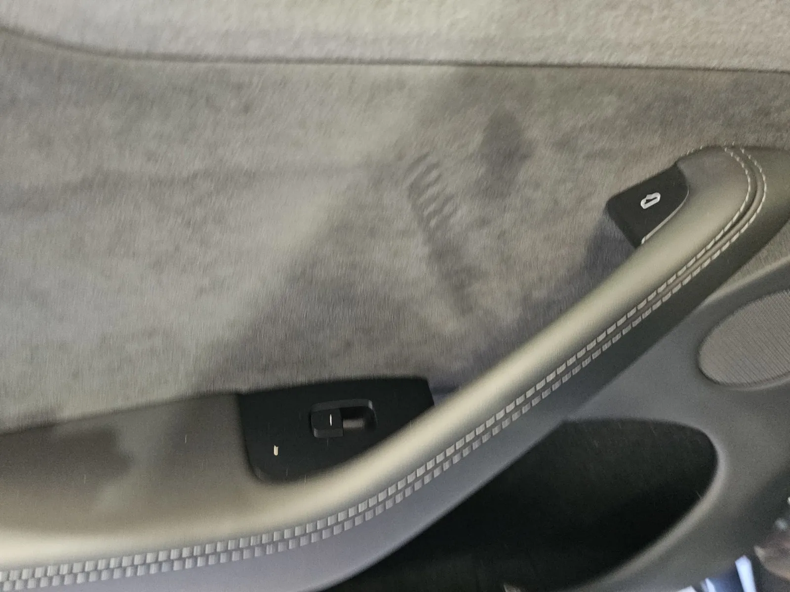 Tesla Model Y photo 11
