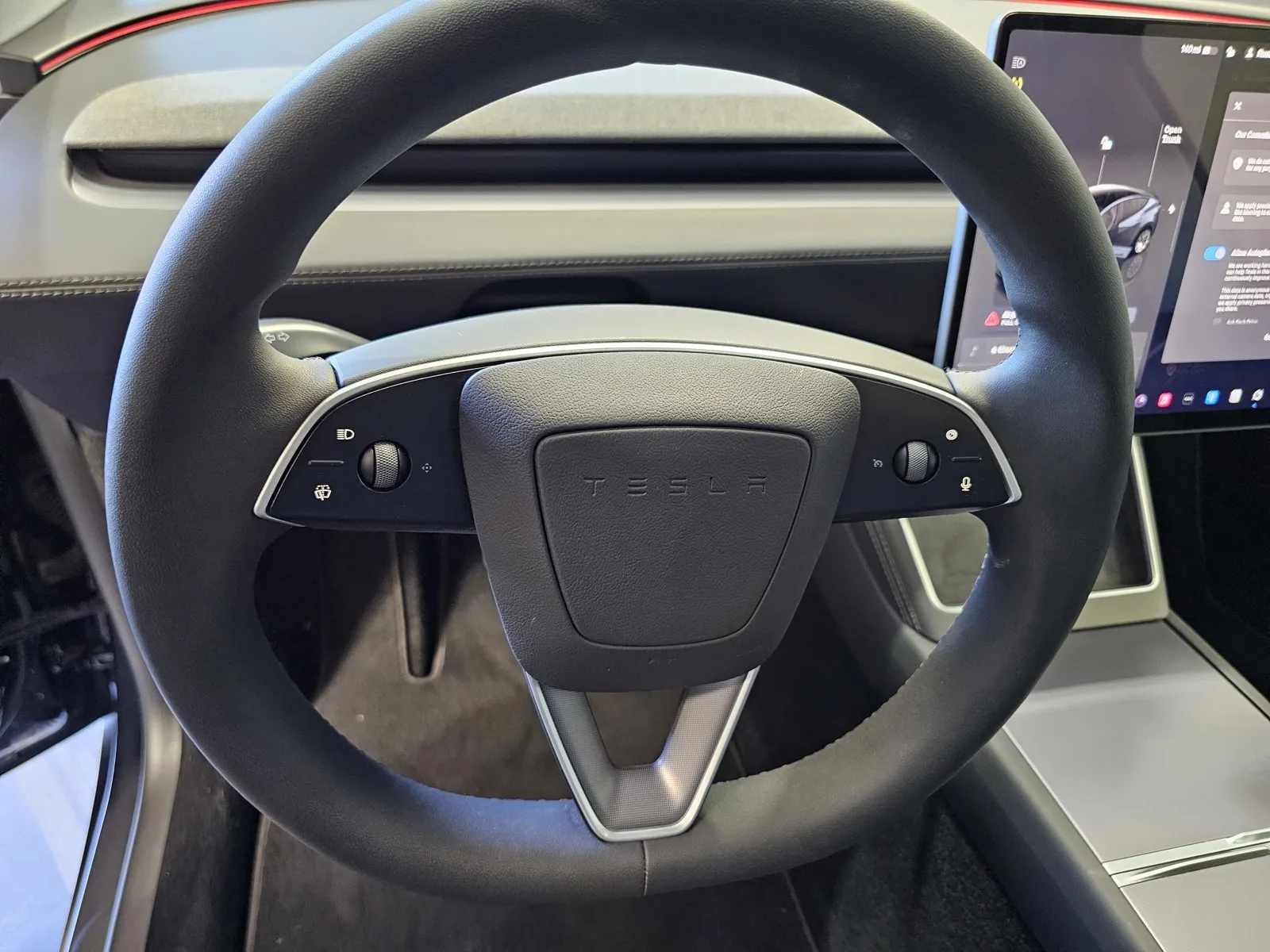 Tesla Model Y photo 15