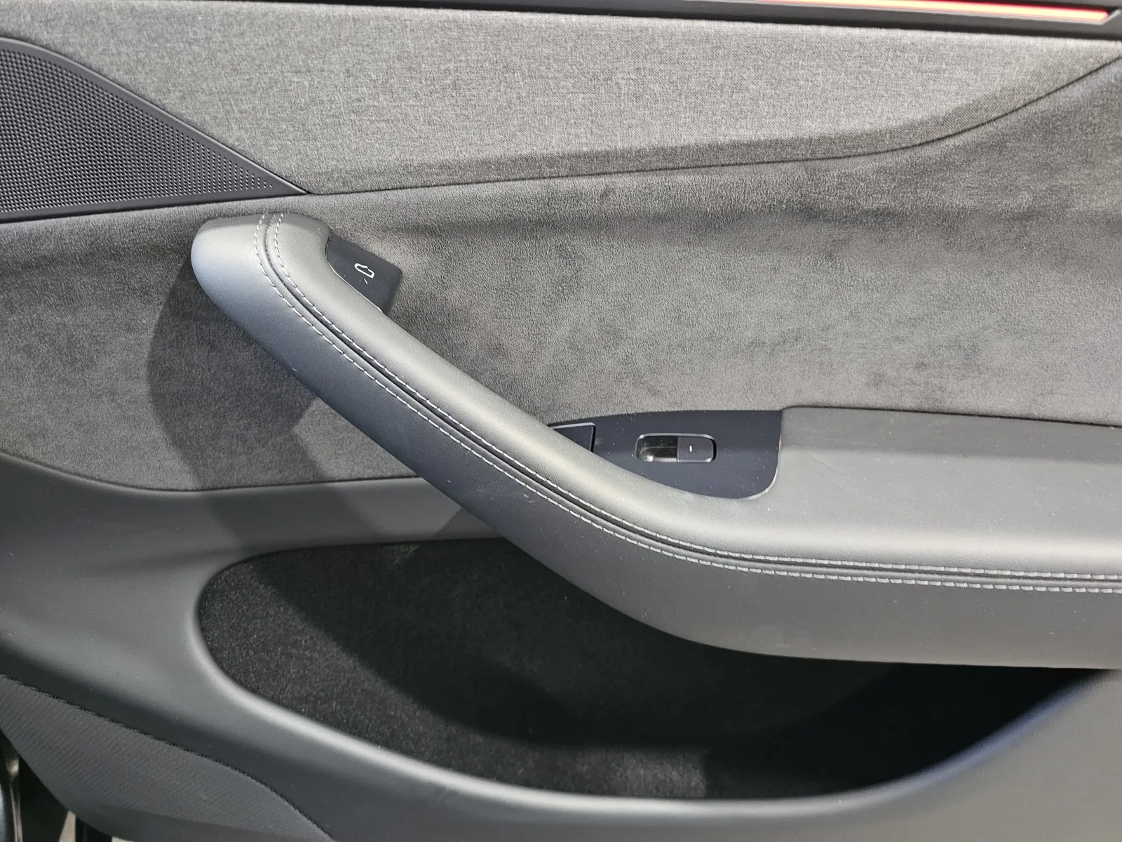 Tesla Model Y photo 6