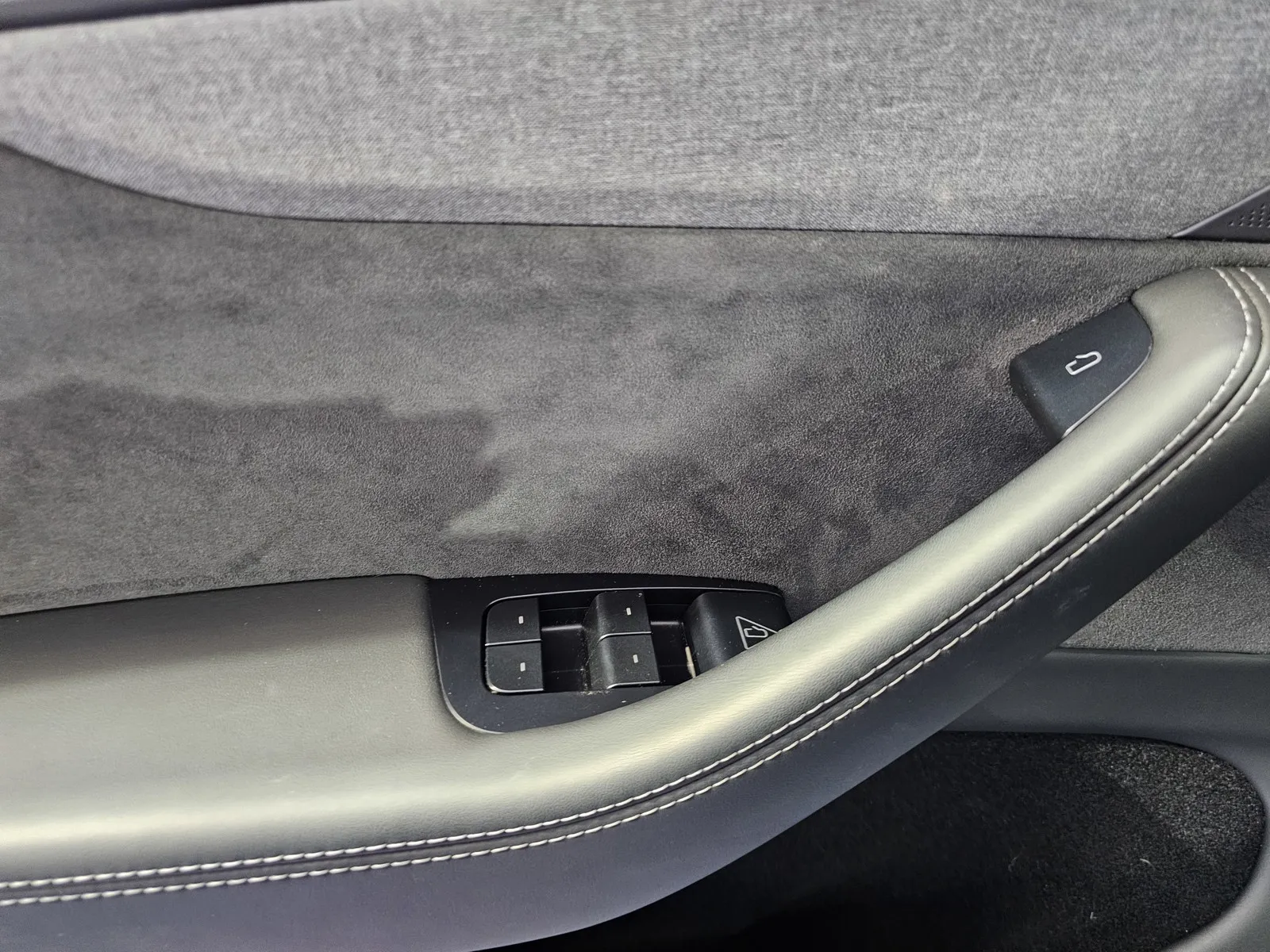 Tesla Model Y photo 13