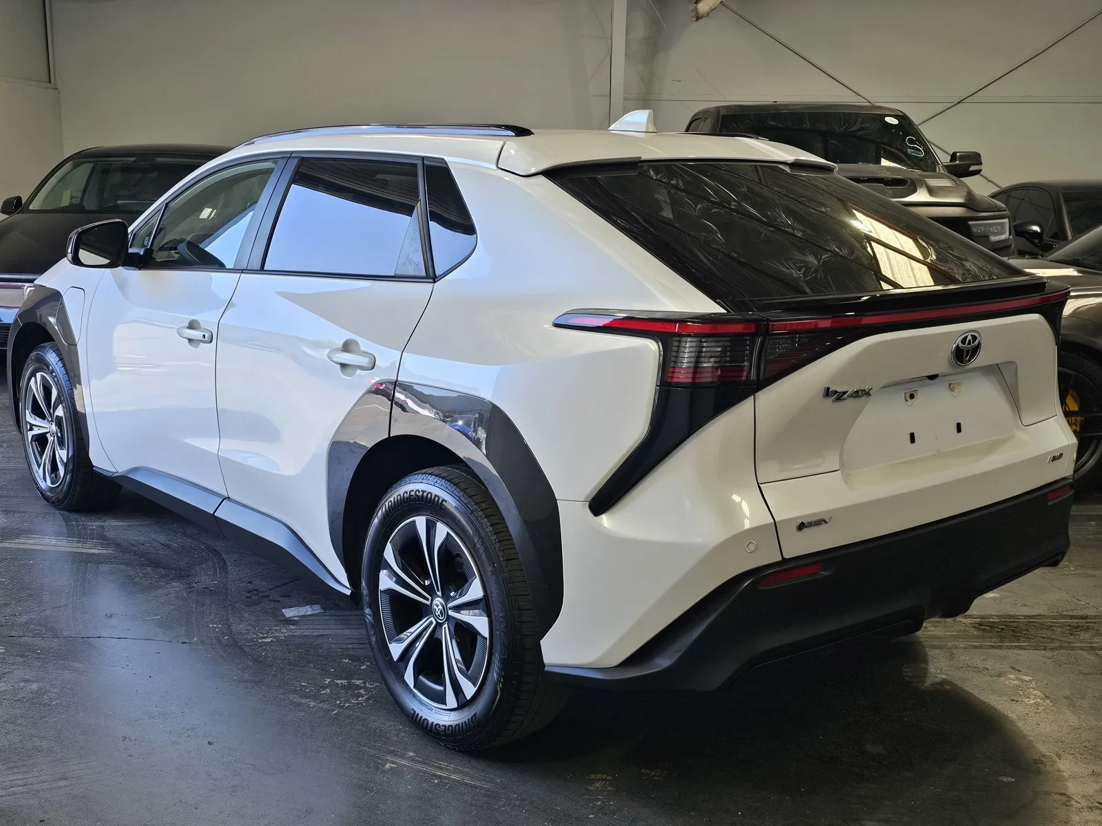 Toyota bZ4X photo 2