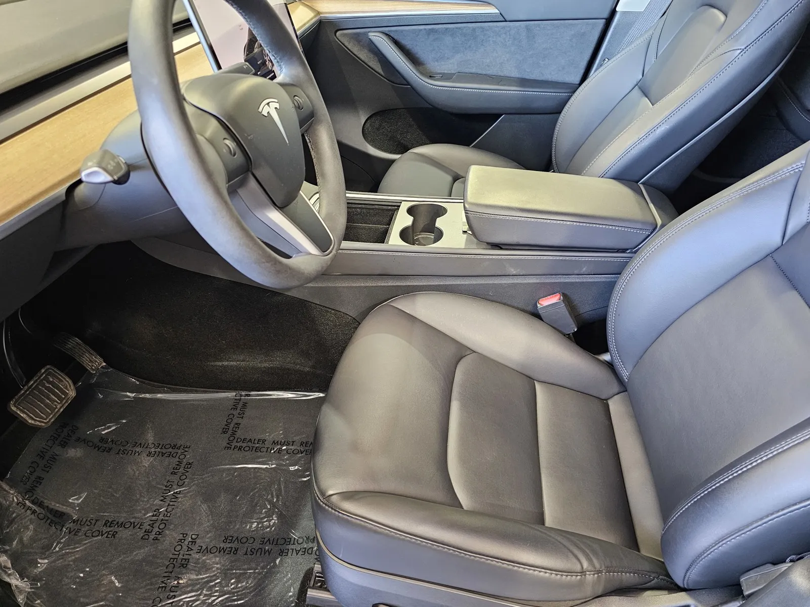 Tesla Model Y photo 14