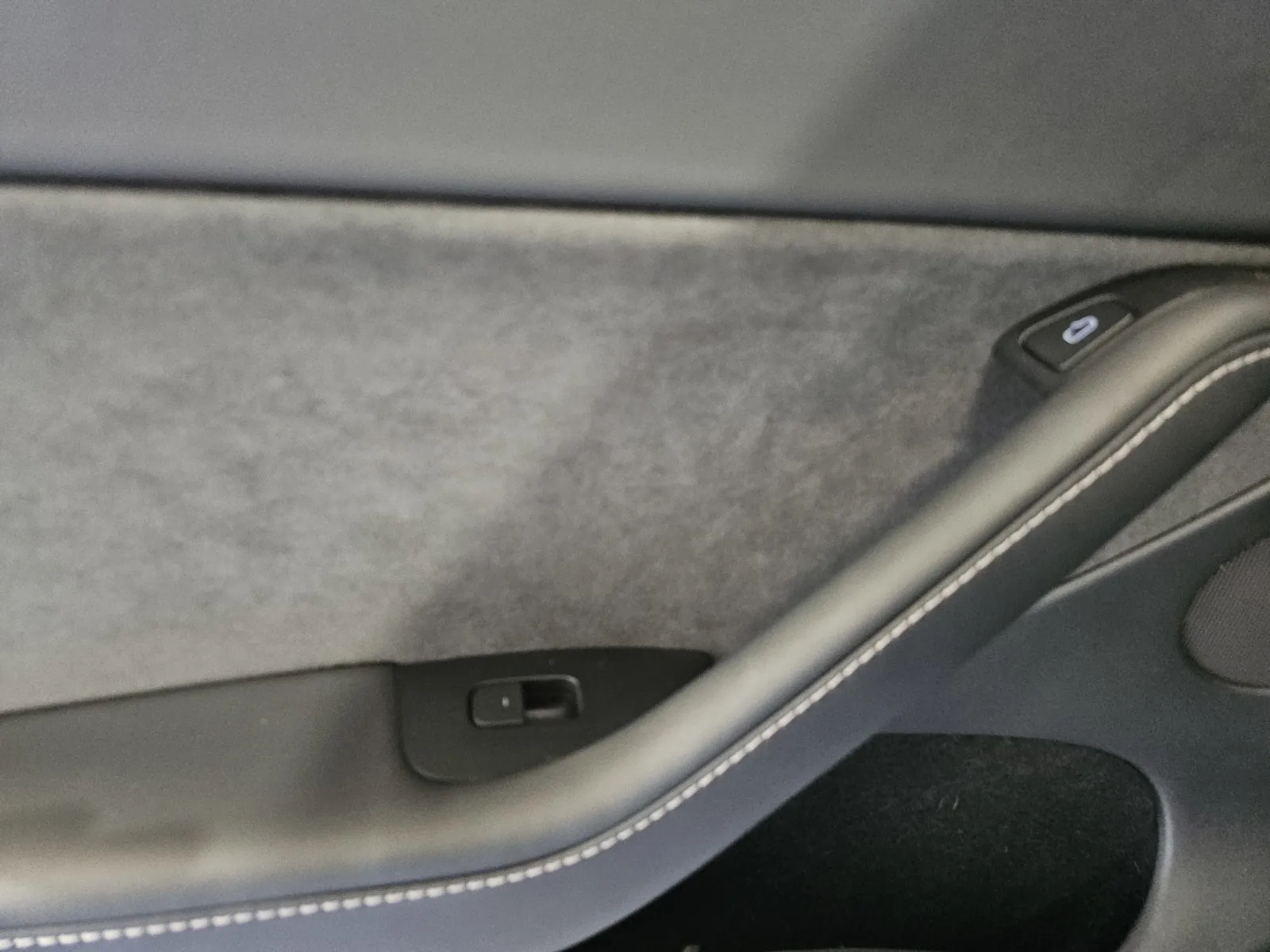 Tesla Model Y photo 11